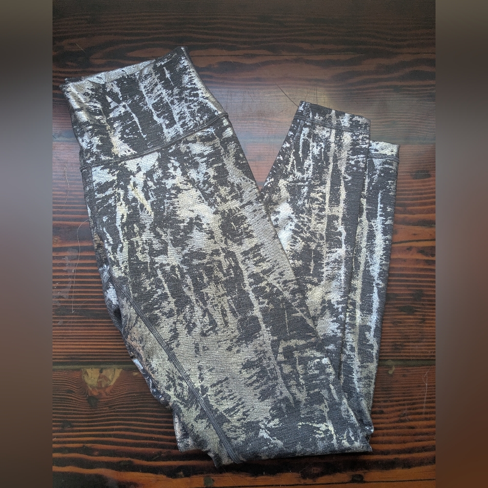 Lululemon Foil Print Full-Length Leggings – Metallic Silver/Black – Size 8